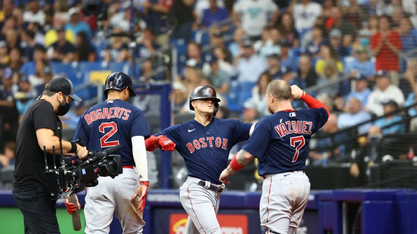 Medias Rojas explotan su ofensiva y apalean a los Rays para igualar la serie