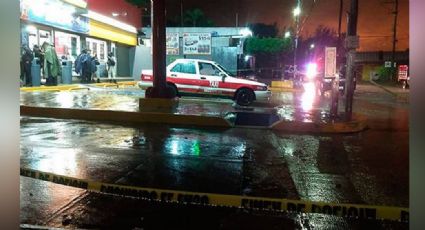 Taxista es asesinado a tiros por parte de 'motosicarios'; los interceptaron afuera de una tienda