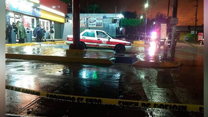 Taxista es asesinado a tiros por parte de 'motosicarios'; los interceptaron afuera de una tienda