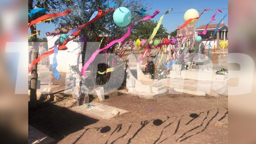 Con flores y globos en tumbas de infantes, cajemenses celebran el Día de todos los Santos