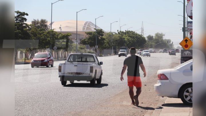 Ciudad Obregón crece en función de los vehículos sobre los transeúntes; no hay pasos peatonales