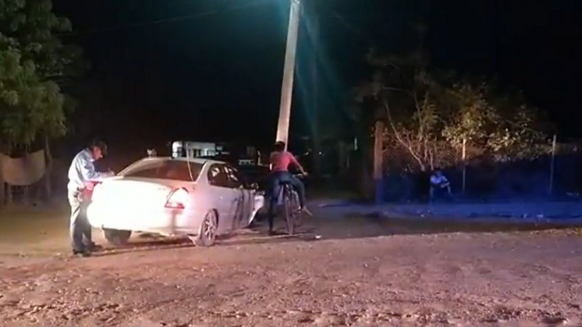 En aparente estado de ebriedad, pierde el control de su auto y atropella a ciclista en Cajeme