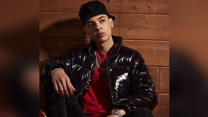 Al puro estilo de Maluma, Natanael Cano da apasionado beso a un maniquí en una tienda de diseñador