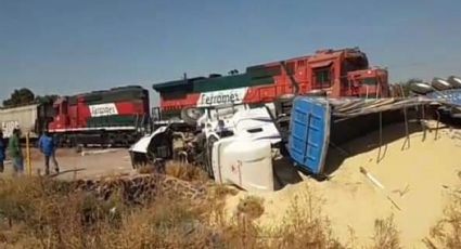 Ciudad Obregón: Por querer pasar antes, tráiler transportador de maíz es arrollado por un tren