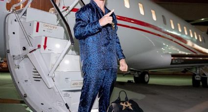 ¡Lujosa llegada! 'Canelo' porta pijama de más de 50 mil pesos en su llegada a Las Vegas