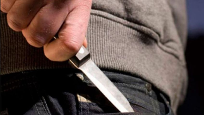 Un hombre convence a su padre de matar al amante de su esposa; ya fueron detenidos