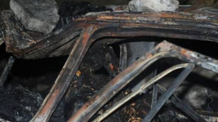 Le prenden fuego a camioneta abandonada; muere indigente que dormía al interior