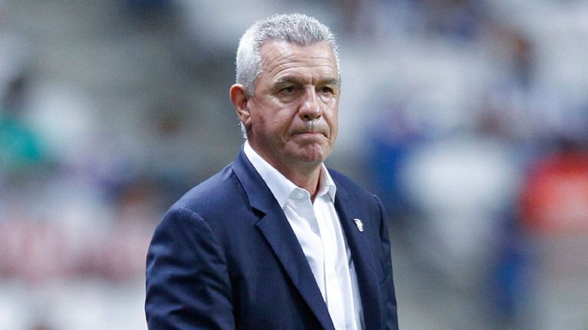 Ya se hartó: Javier Aguirre pediría a la Liga MX dirigir sin cubrebocas por ser "incómodo"