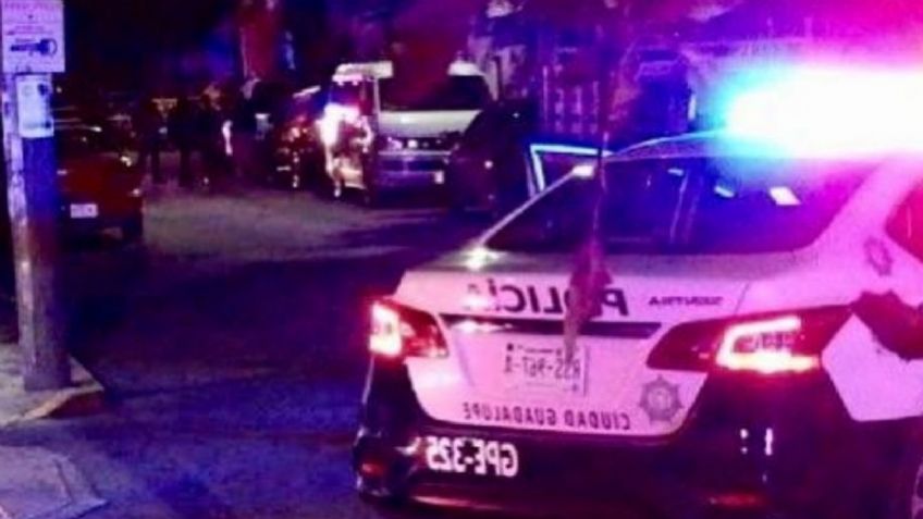 Código rojo en Nuevo León: Con una bebé en brazos, sicarios ejecutan a un joven