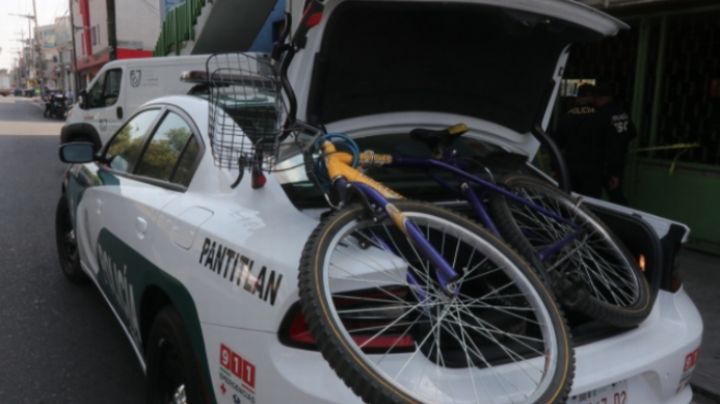 Ciclista pierde la vida tras chocar con un barandal y caer desde 5 metros de altura