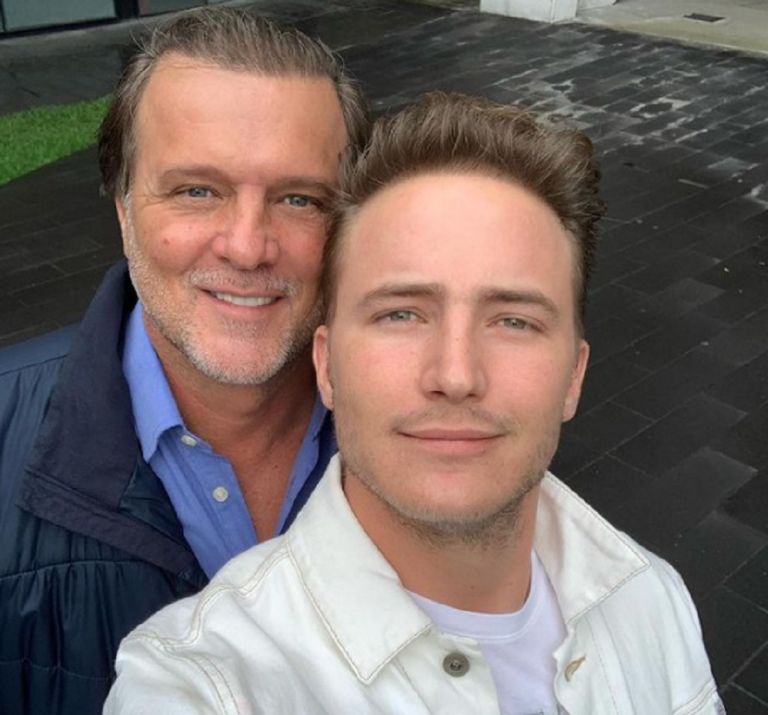 René Strickler y su hijo