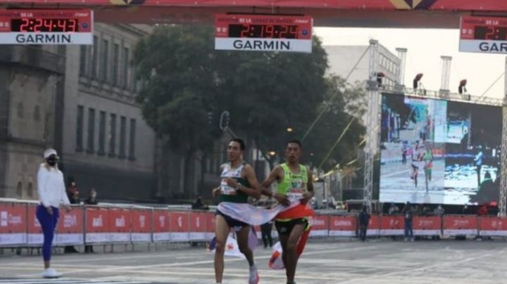 AMLO celebra el triunfo de mexicanos Darío Castro y Eloy Sánchez en el Maratón de la CDMX