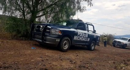 Semienterrado y en estado putrefacto, dejan el cuerpo de un hombre en Michoacán