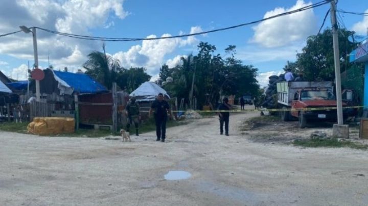 Sujetos en motocicleta acorralan a hojalatero para dispararle; murió en su lugar de trabajo