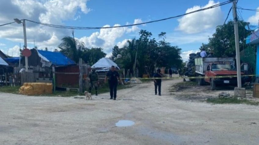 Sujetos en motocicleta acorralan a hojalatero para dispararle; murió en su lugar de trabajo