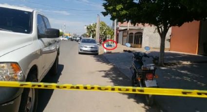 A plena luz del día, ejecutan a motociclista en Ciudad Obregón; lo dejan tirado en la calle