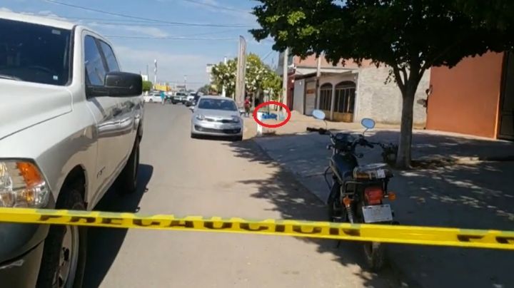 A plena luz del día, ejecutan a motociclista en Ciudad Obregón; lo dejan tirado en la calle