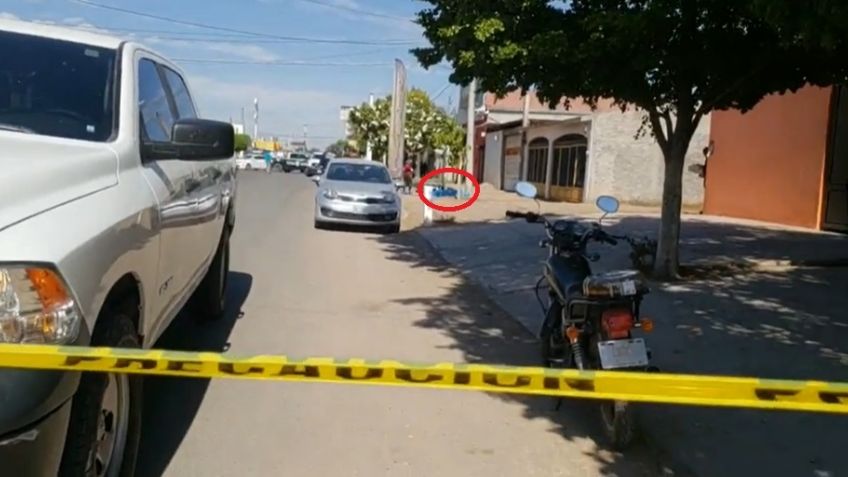 A plena luz del día, ejecutan a motociclista en Ciudad Obregón; lo dejan tirado en la calle