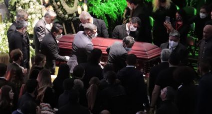 VIDEO: Concluye misa de Vicente Fernández y es llevado al lugar donde será sepultado