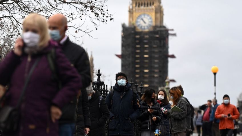 Aumentan 50% los casos de Ómicron en Reino Unido; elevan el nivel de alerta por el virus