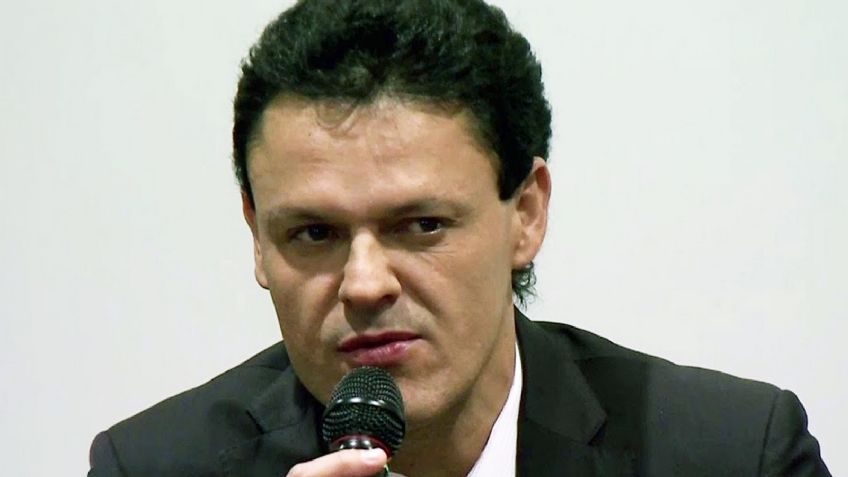 VIDEO: Pedro Fernández canta canción navideña junto a su nieto y desata polémica