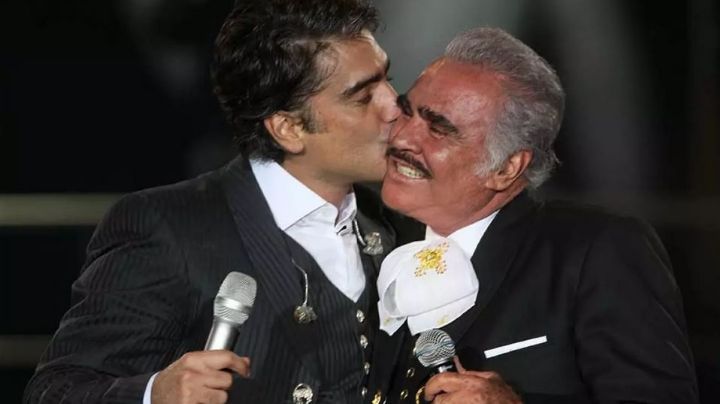 'El Potrillo' habla por primera vez sobre la muerte de Vicente Fernández: "Se fue bien"