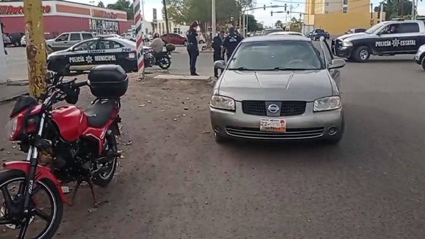 Aparatoso accidente al norte de Ciudad Obregón deja como saldo un motociclista lesionado