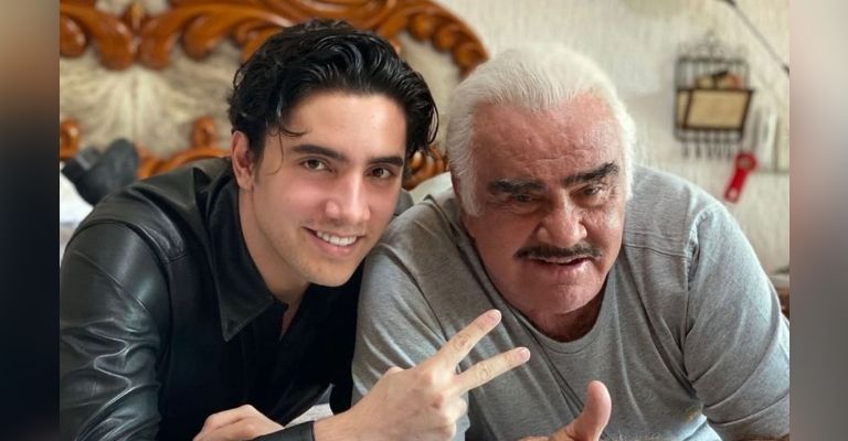 Alex Fernández habla de su pelea con Televisa por serie de Vicente Fernández 
