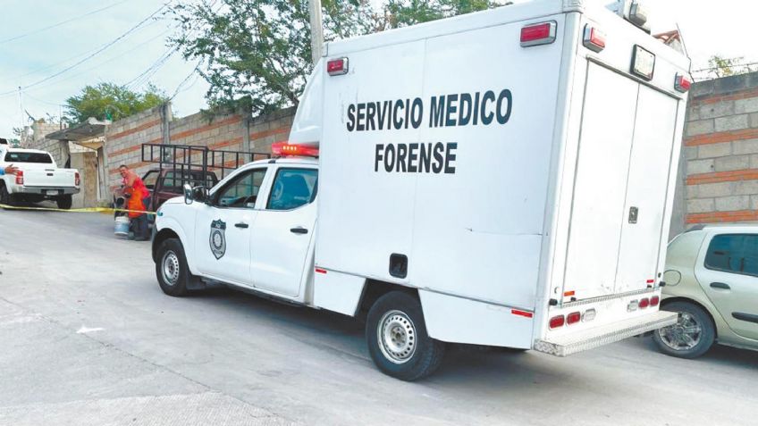 De tres balazos, sujeto es asesinado mientras se tomaba una cerveza afuera de una tienda