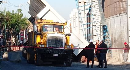 Pieza de 300 toneladas de trolebús elevado cae en la Ciudad de México; cierran vialidad