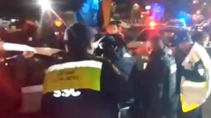 VIDEO: Policías ebrios arman riña al intentar evadir alcoholímetro en la Ciudad de México