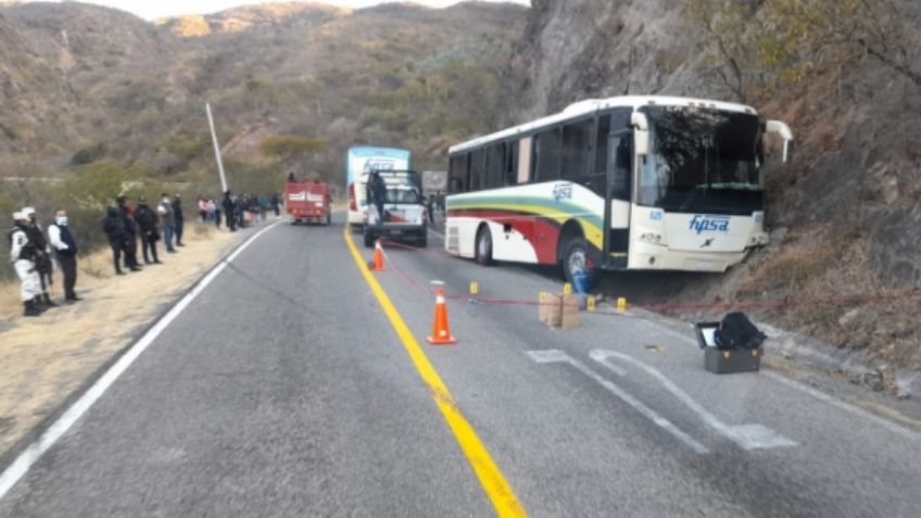 Pasajeros de autobús linchan a un asaltante; murió debido a la gravedad de las lesiones