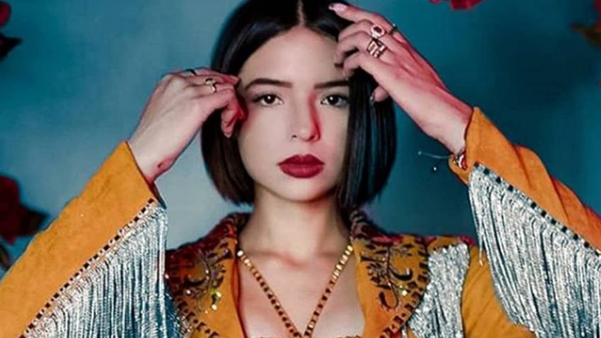 Ángela Aguilar publica FOTO navideña con su mascota y ¿se burlan de ella?: "El Grinch"