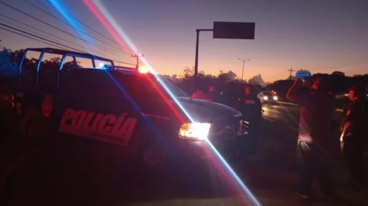 Hallan un cuerpo maniatado y 'embolsado' en la carretera Playa del Carmen-Puerto Morelos