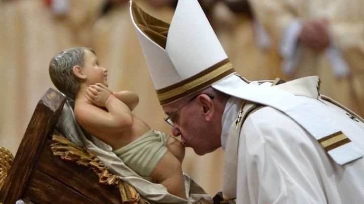 Ante aumento de contagios de Covid-19 y Ómicron, el Papa Francisco cancela tradicional viaje