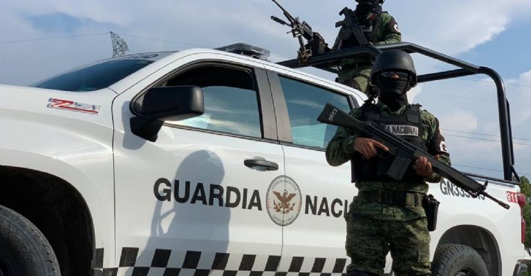 Autoridades acuden al sitio del crimen