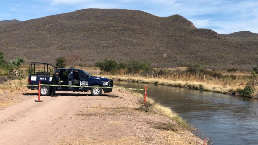 En aguas del canal de Mocorito, localizan el cuerpo maniatado de un hombre