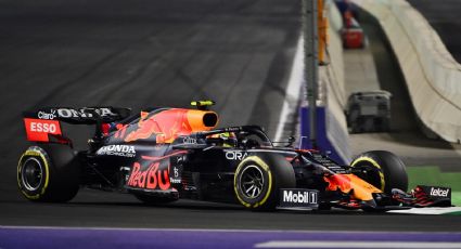 F1: Lewis Hamilton gana el GP Arabia Saudita; 'Checo' Pérez queda fuera tras brutal colisión