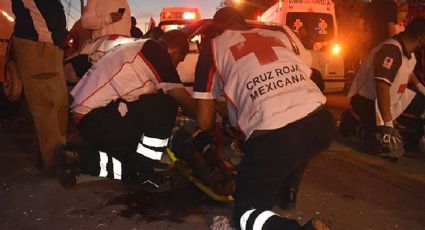 Hermosillo: Paramédicos de Cruz Roja atienden a hombre que se desplomó en la vía pública
