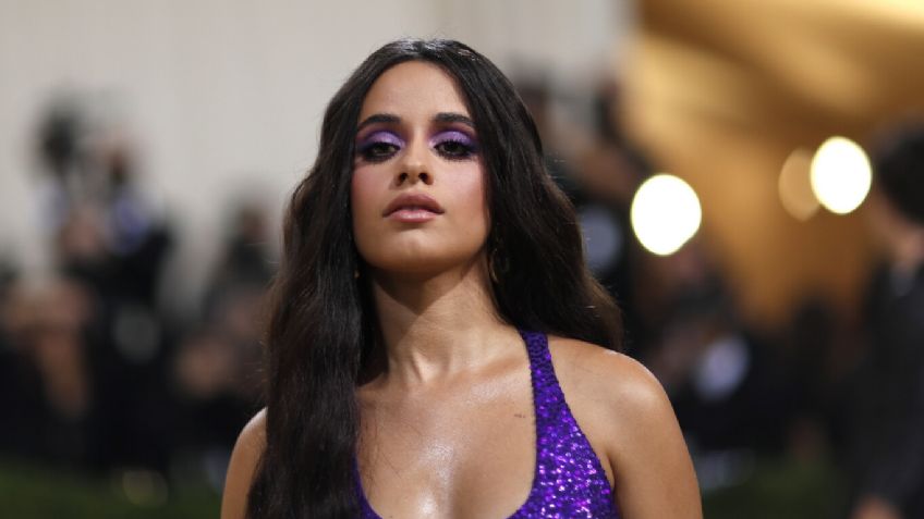 ¡México de corazón! Camila Cabello interpreta canción navideña acompañada de mariachi