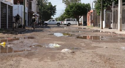 Vecinos de Villa Fontana bloquean calle demandando atención de Oomapas Cajeme