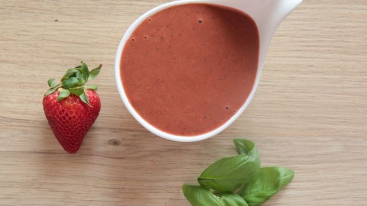 San Valentín: Acompaña tu cena romántica con este increíble aderezo de fresa