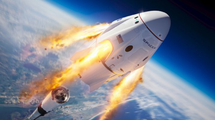 A finales de 2021, SpaceX, empresa de Elon Musk, llevará a sus primeros turistas al espacio