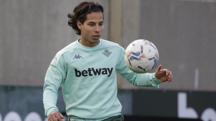 Diego Lainez se recupera del Covid-19; vuelve a los entrenamientos con Betis