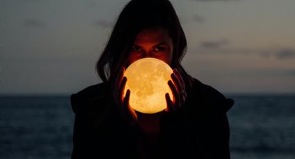 Luna Nueva en Acuario: Estos son los rituales que puedes hacer con la energía disponible