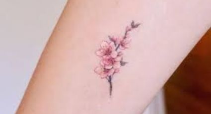 Lleva la fortaleza y belleza de las flores con estos tatuajes perfectos para mujeres