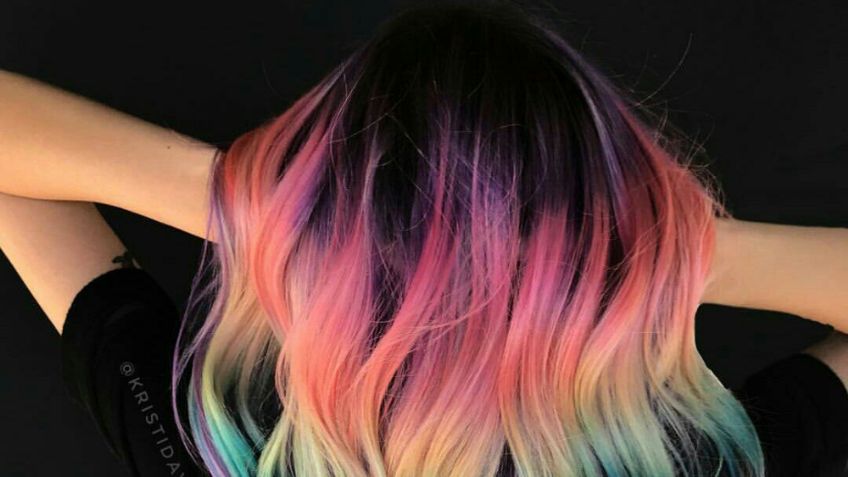 ¡Bella y juvenil! Cambia tu 'look' con estos increíbles 'balayage' de arcoíris