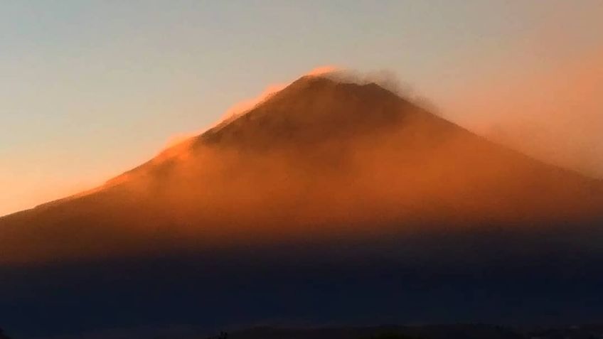 Popocatépetl inicia fuerte la semana y emite 15 exhalaciones; se mantiene en amarillo fase 2
