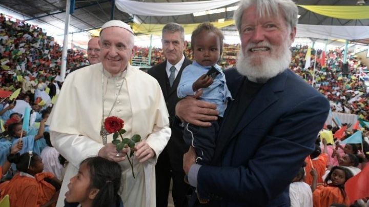 Opeka, el misionero nominado al Nobel de la Paz que convirtió un basurero en ciudad