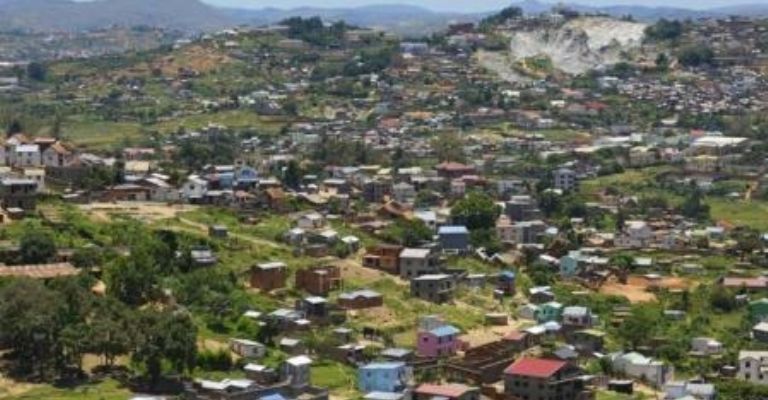 Opeka fundo la 'Ciudad de la Amistad' en 1989
